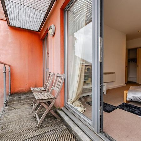 Private Room In Cardiff City Center Екстер'єр фото