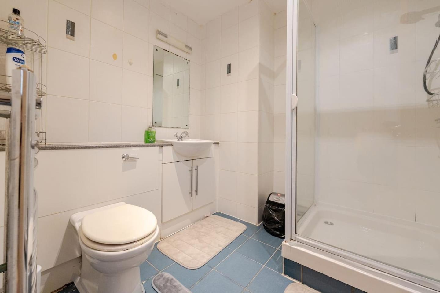 Private Room In Cardiff City Center Екстер'єр фото
